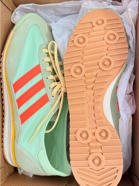 Women's Adidas SL 72 - SIZE 7 - BRAND NEW W/BOX
